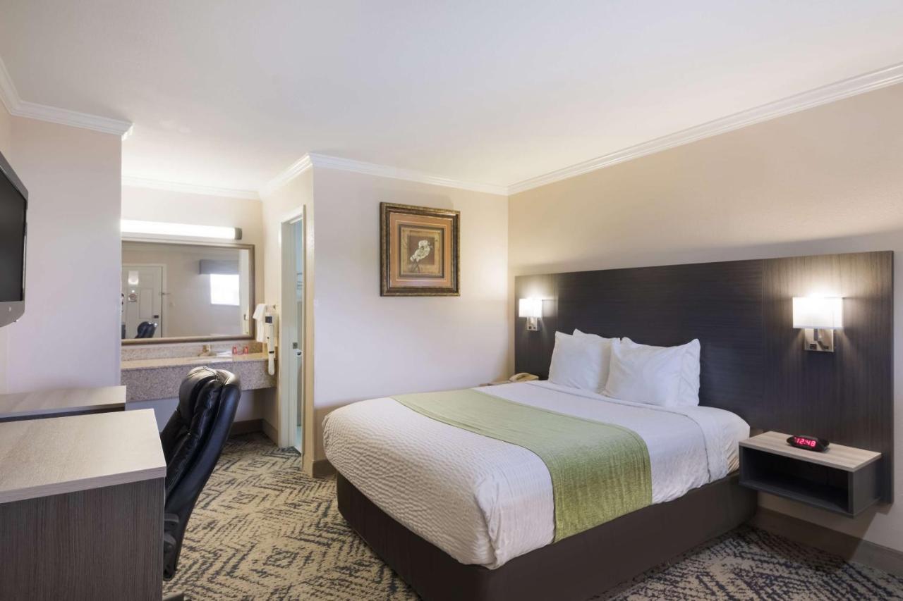Surestay Hotel By Best Western Rockdale Exterior foto